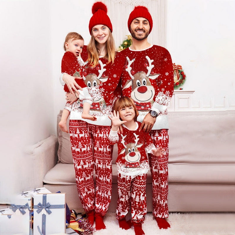 Elch-Pyjama für die ganze Familie