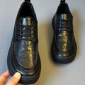 Leichte Herrenschuhe aus Lederimitat