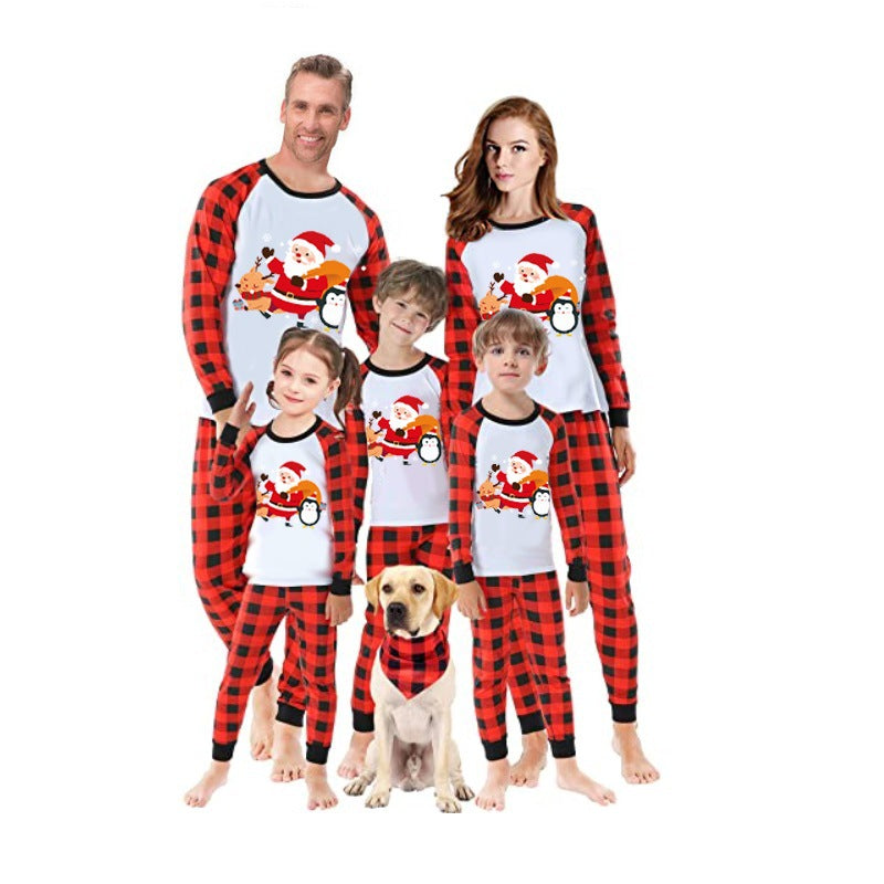 Weihnachts-Pyjama im Partnerlook