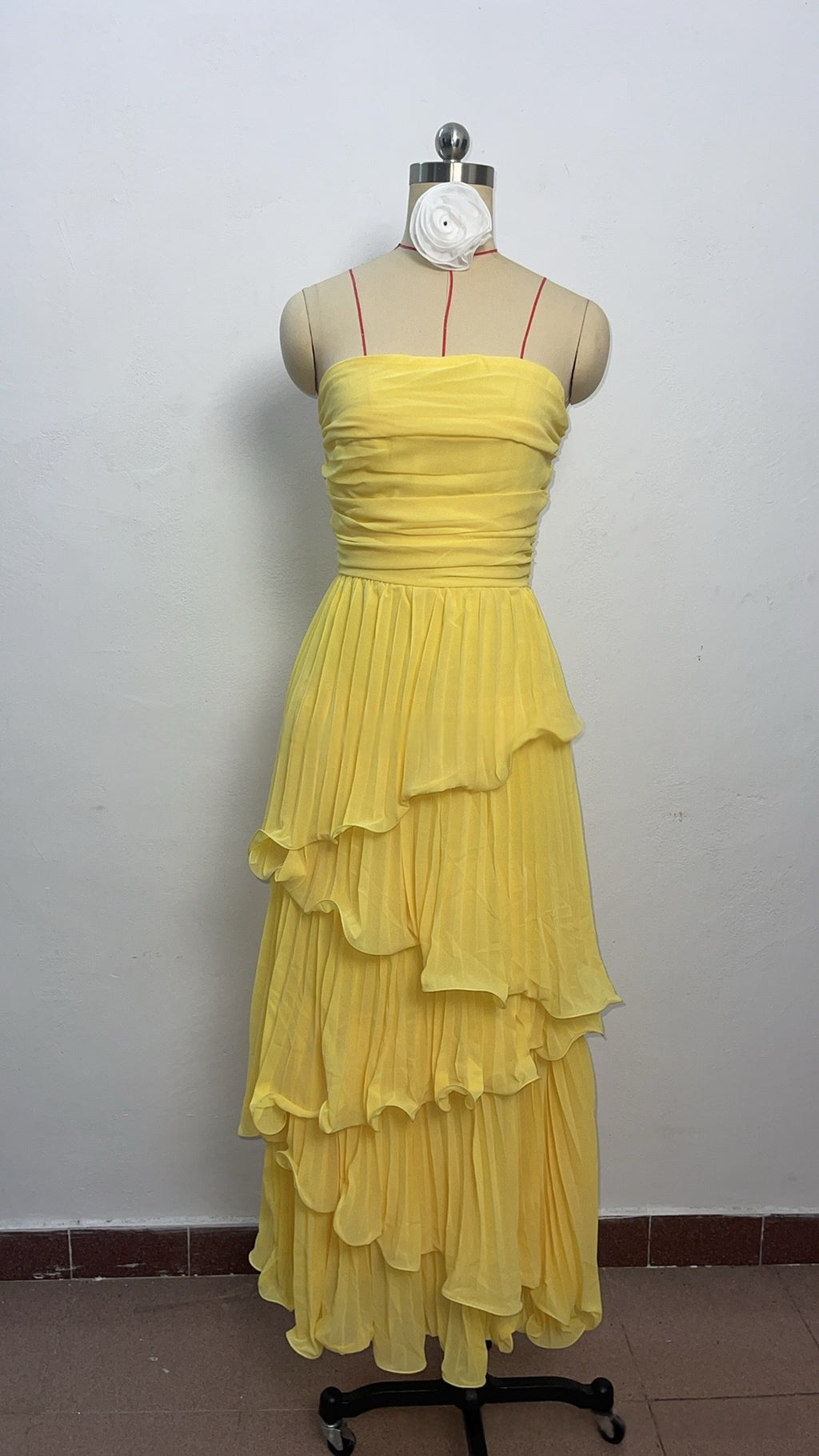 Trägerloses Chiffon-Kleid mit Raffungen – Bild 7 | LuxeStyle