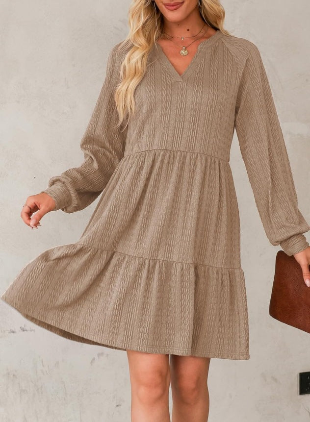 Patchwork-Kleid mit V-Ausschnitt und langen Ärmeln – Bild 2 | LuxeStyle