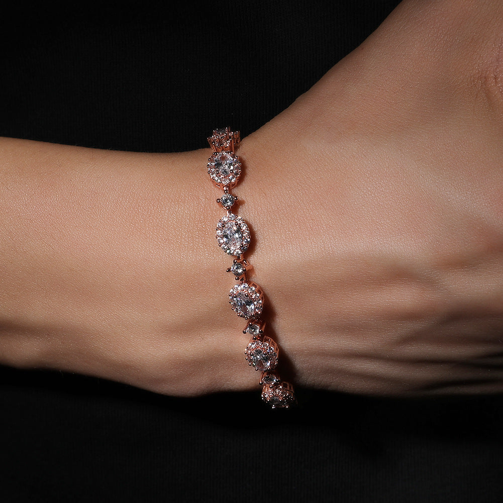 Personalisiertes ovales Zirkon-Armband mit Kupfer – Bild 6 | LuxeStyle