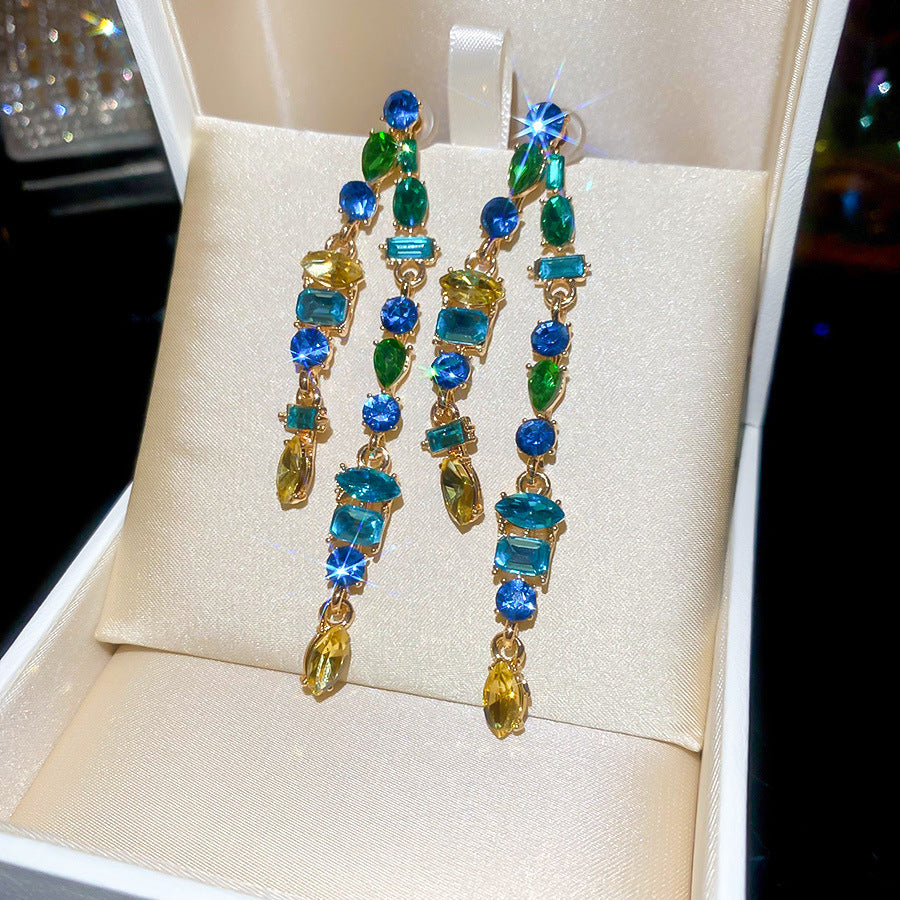 Elegante Emaille-Blumen-Ohrringe mit Perlen