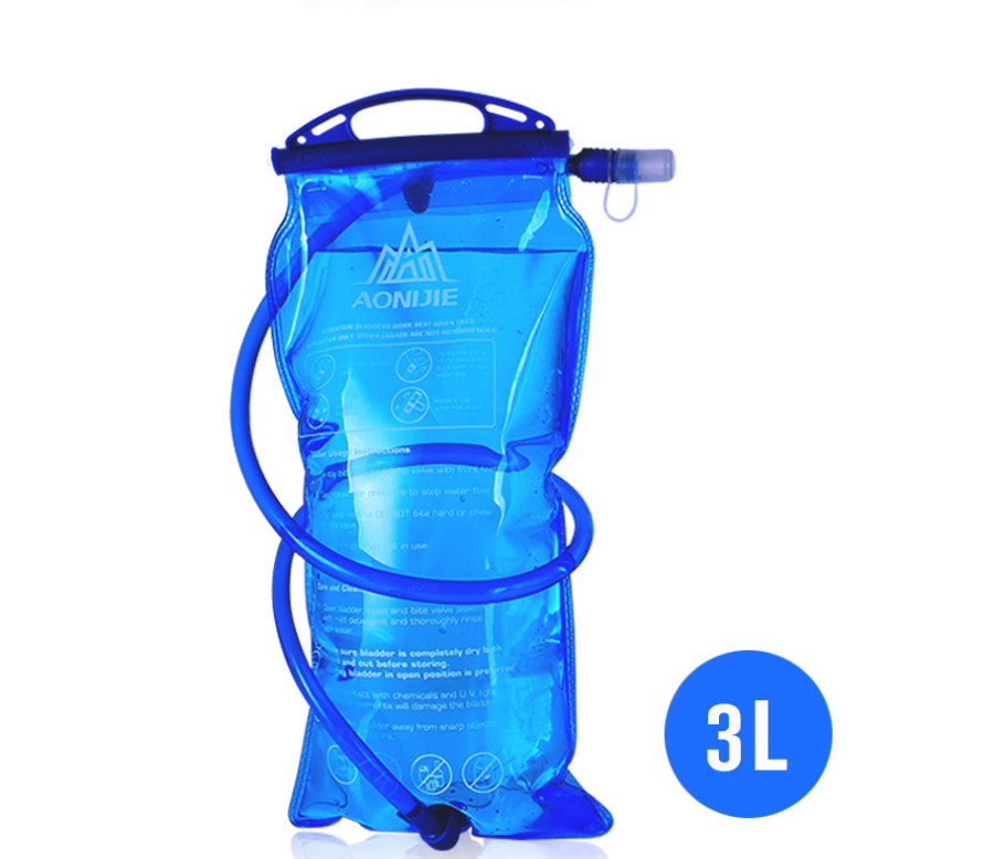 Laufwasser-Rucksack mit Reflektoren – Bild 5 | LuxeStyle
