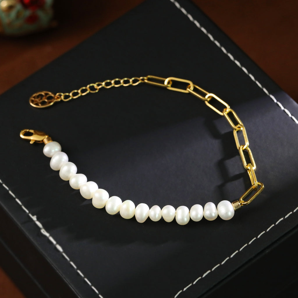 Armband mit Naturperlen und 18K Vergoldung