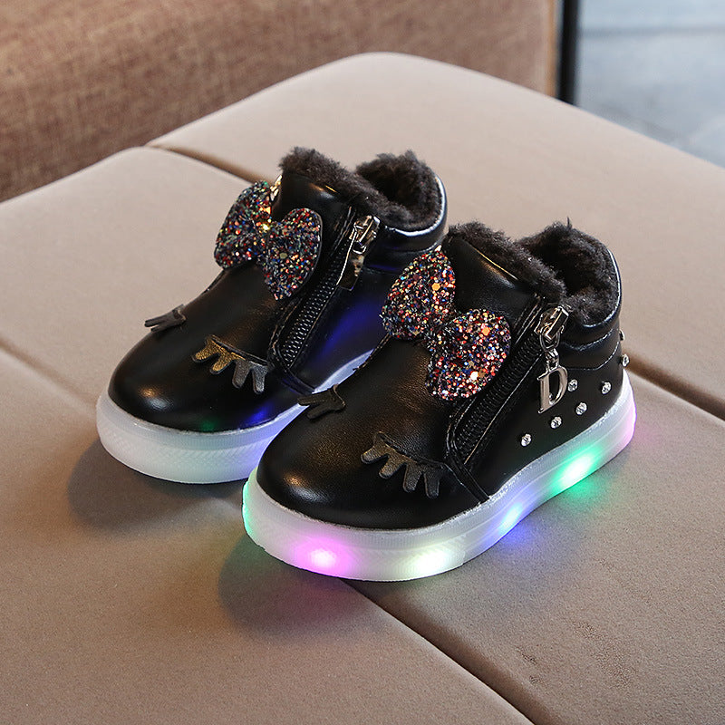 Mädchenschuhe mit Strass und Lichtern – Bild 3 | LuxeStyle