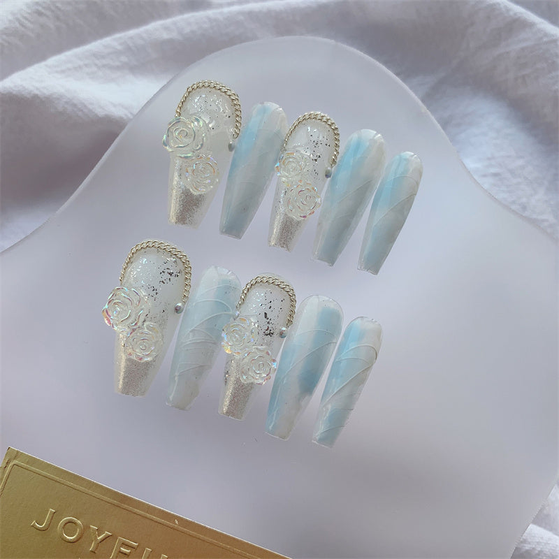 Weiches Macchiato-Blau Nagelset – Bild 4 | LuxeStyle