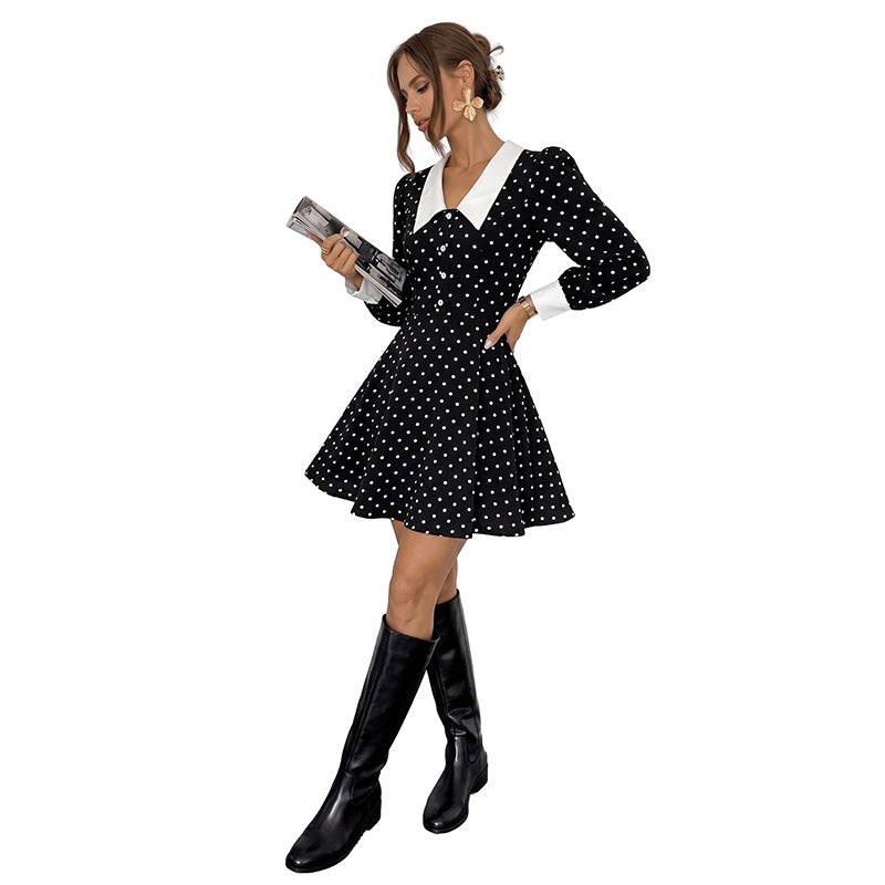 Eleganz trifft Polka Dots: Mini A-Linienkleid