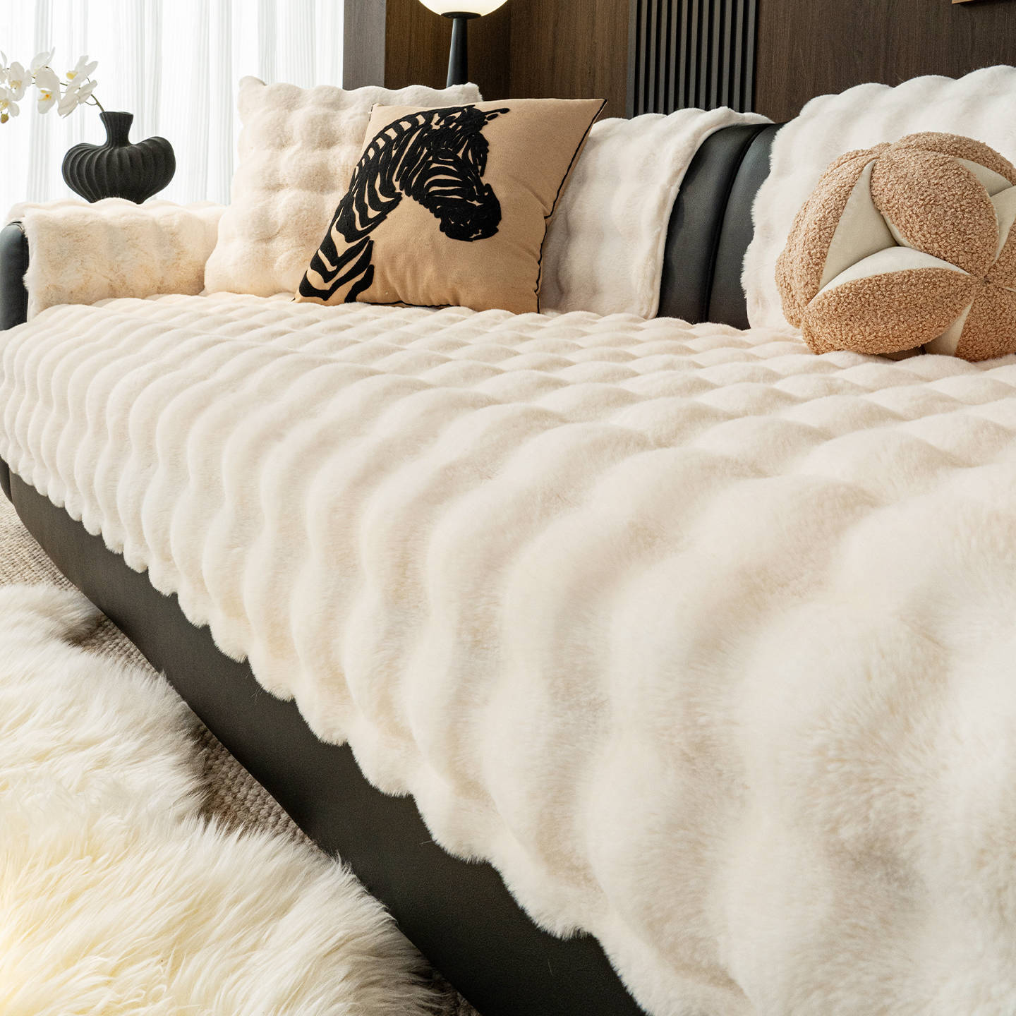 Sofa Kissen aus Kaninchenplüsch
