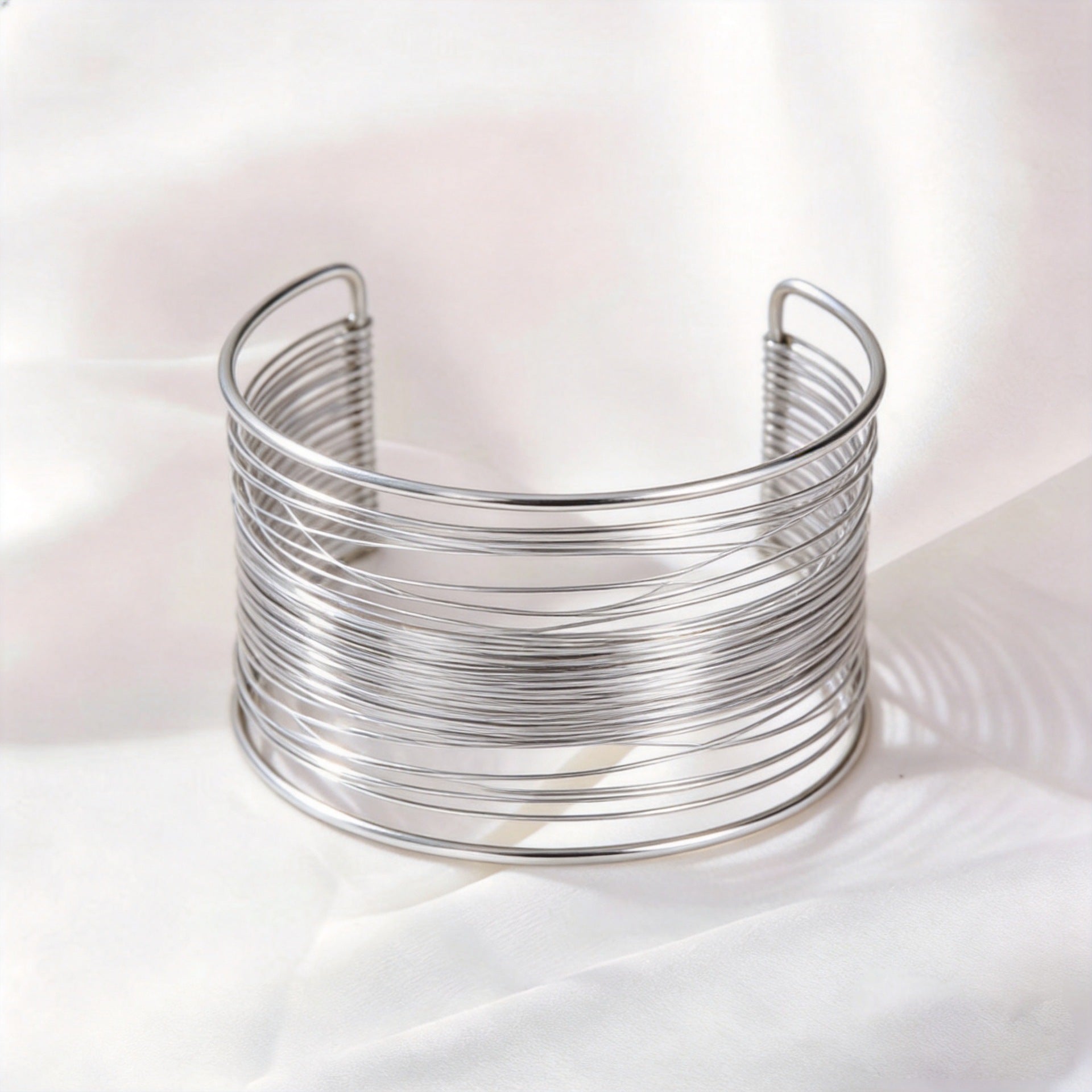 Gebürstetes Edelstahl-Armband für Damen
