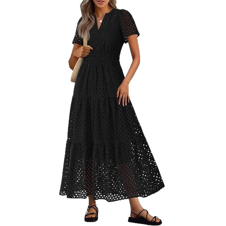 Kurzes V-Neck Kleid mit Lochstickerei – Bild 20 | LuxeStyle