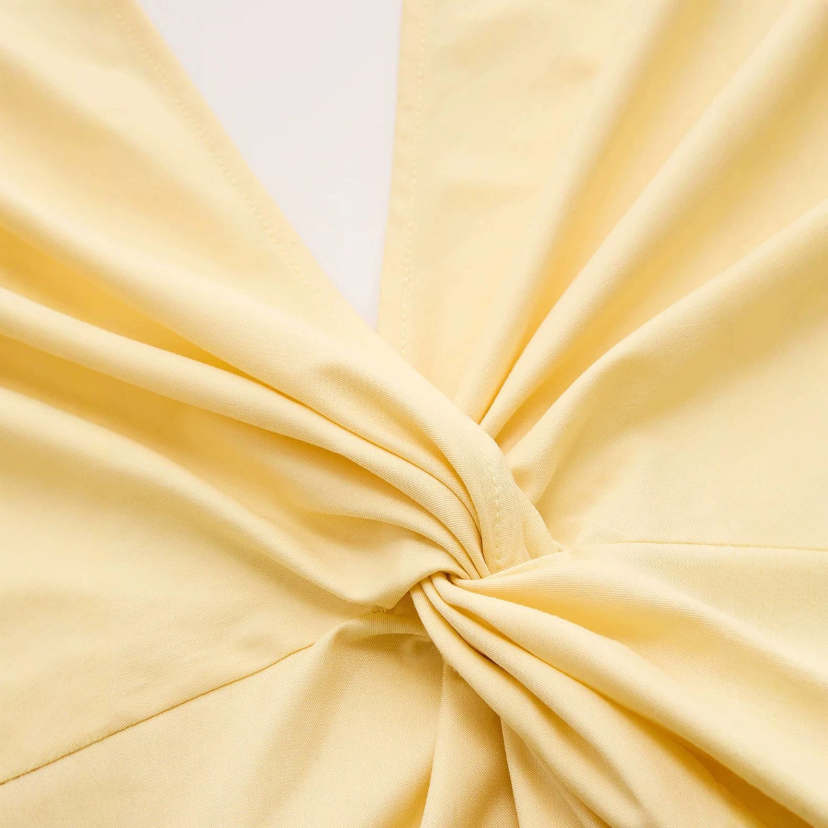 Elegantes Neckholder Plissee Maxikleid – Bild 5 | LuxeStyle