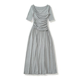 Farbe: Grau