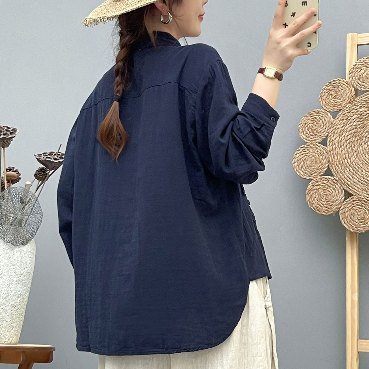 Elegantes Langarmshirt mit Stickerei – Bild 8 | LuxeStyle