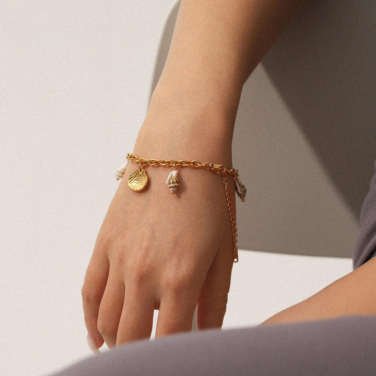 Ozean-Armband aus Edelstahl mit Muschel-Design – Bild 6 | LuxeStyle
