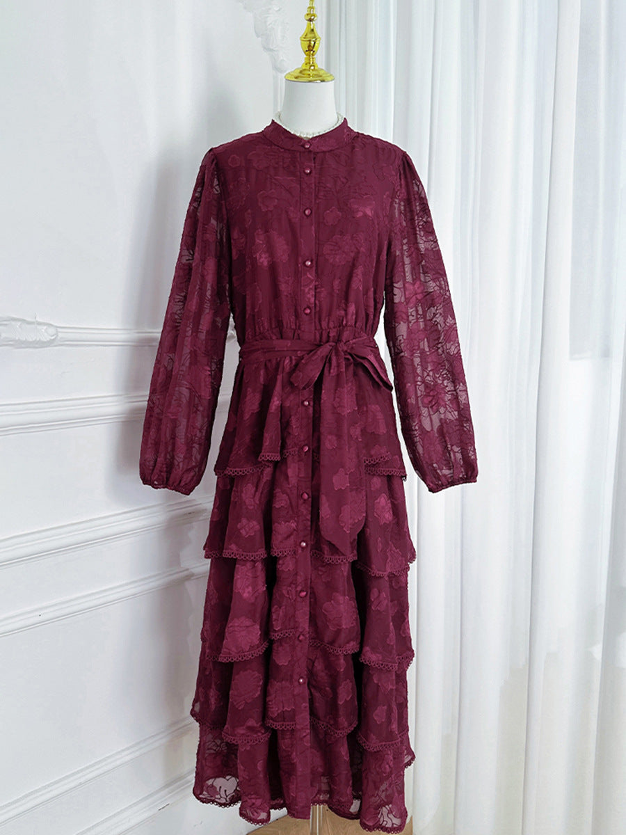Elegantes, tailliertes Kleid mit Spitze
