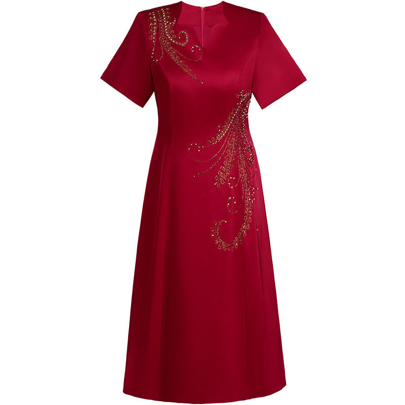 Elegantes Satin-Kleid mit Stickerei