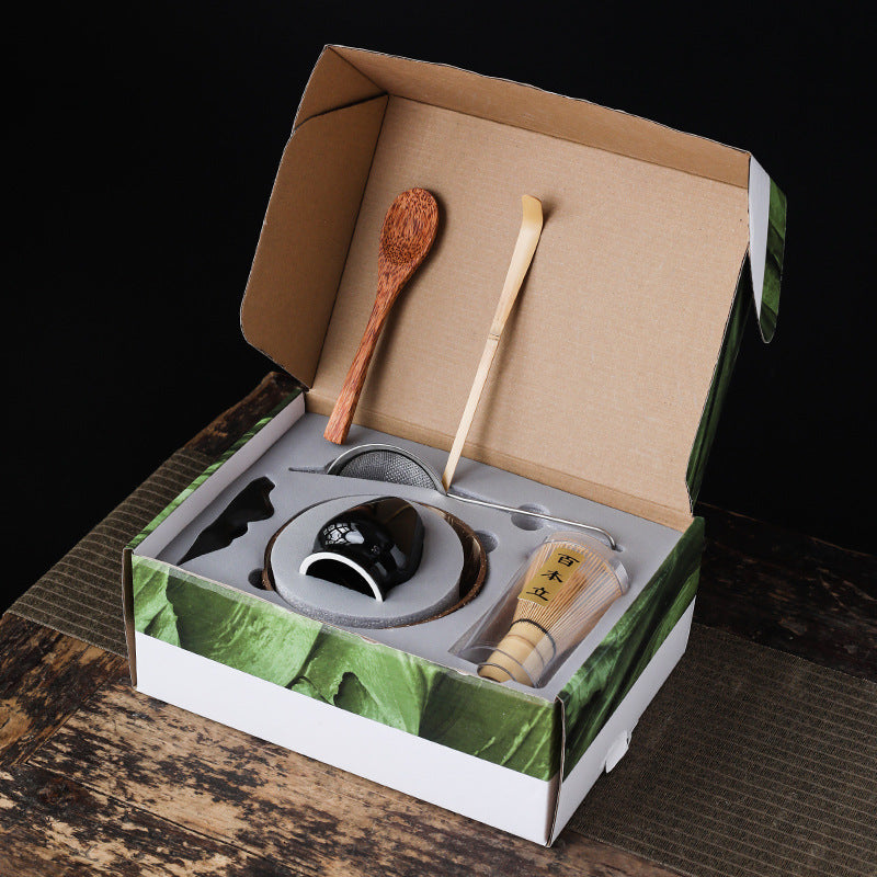 Kokosnuss Matcha Tee Set mit Eierschläger