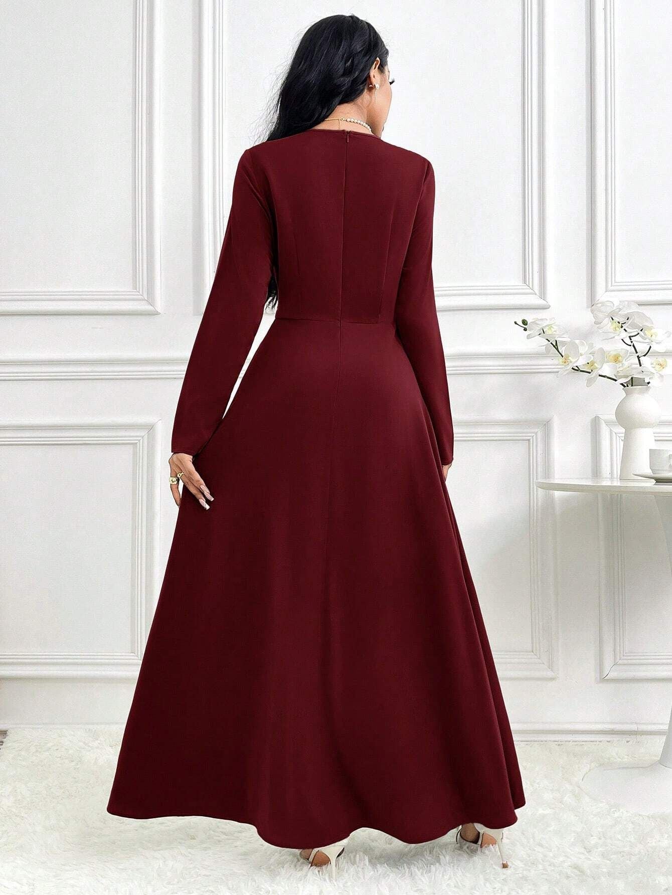Elegantes Langarm-Maxikleid
