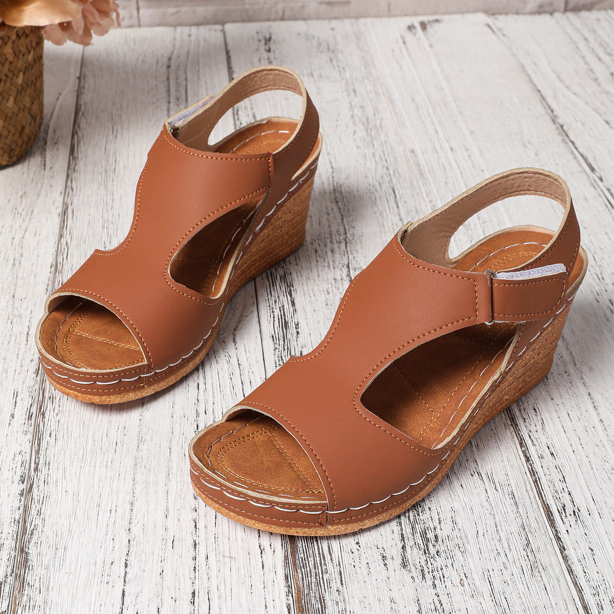 Keile-Sandalen mit Klettverschluss – Bild 8 | LuxeStyle
