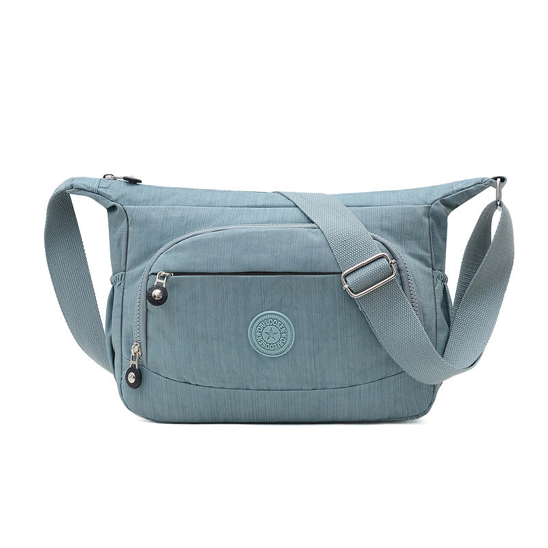 Nylon Schultertasche für Damen – Bild 4 | LuxeStyle
