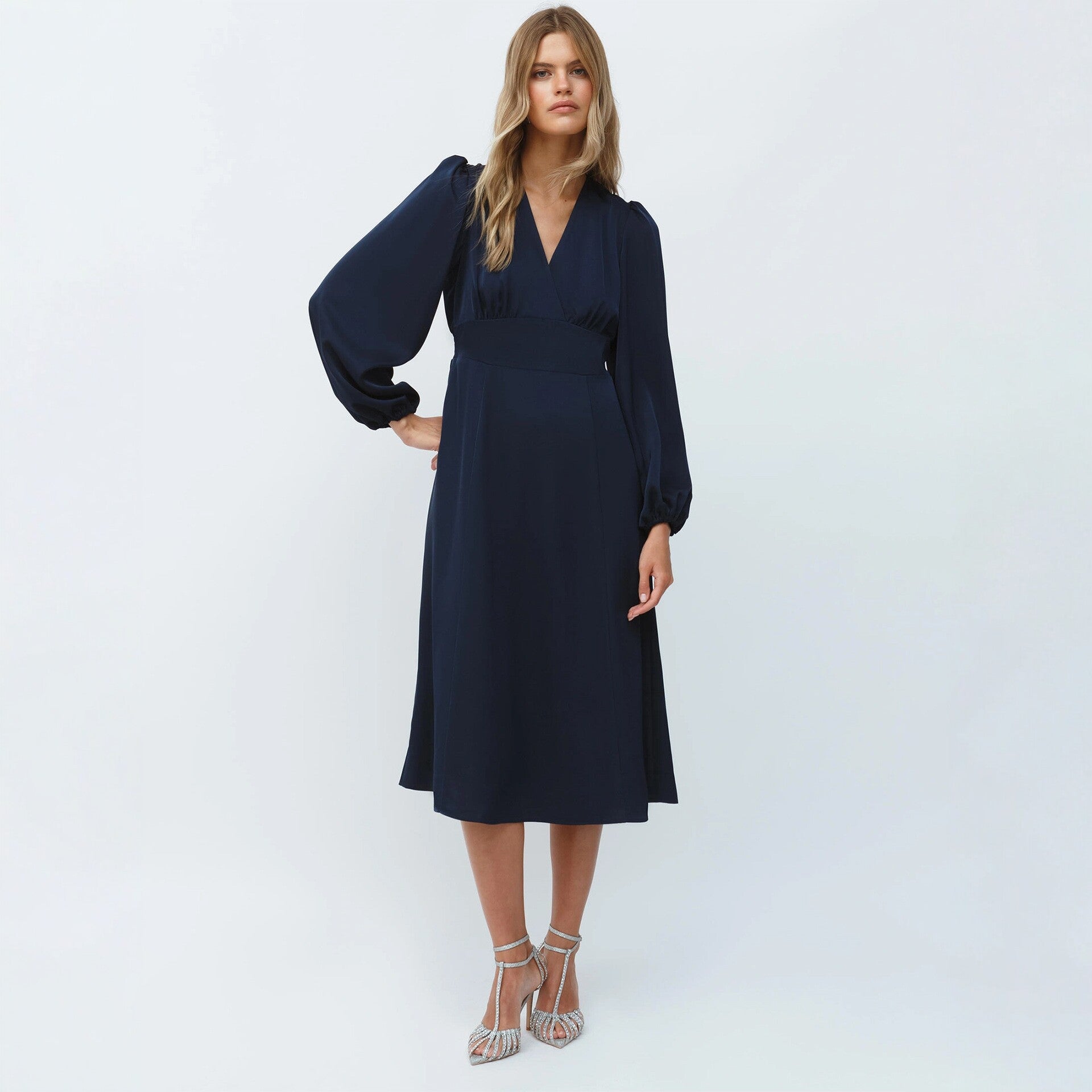 Damen Kleid mit Puffärmeln und Taillierung