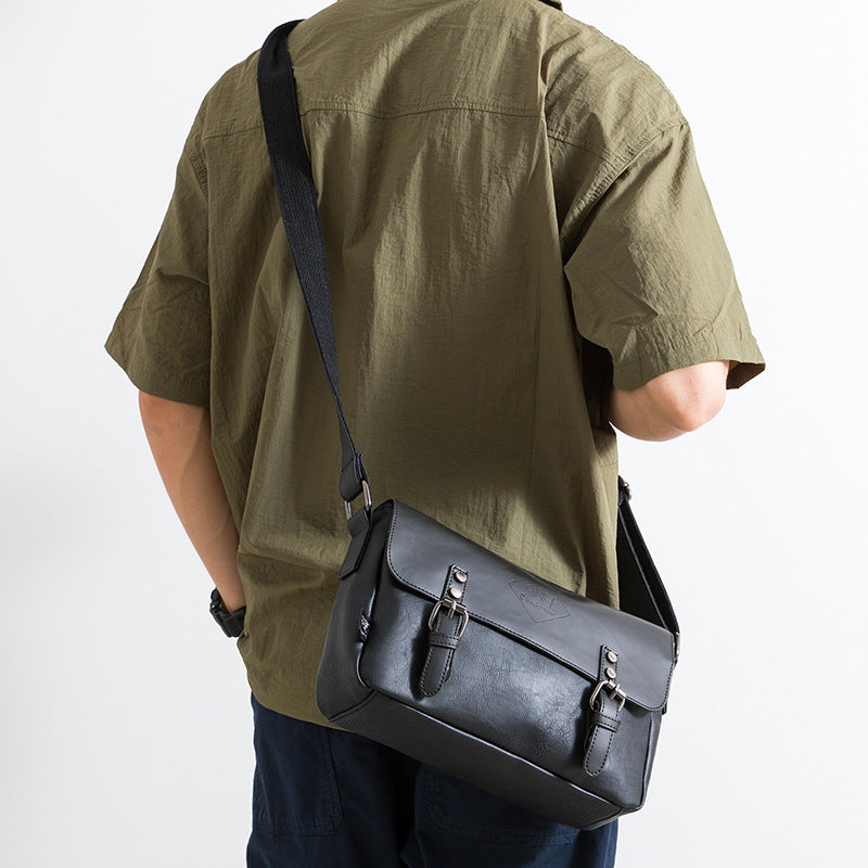 Koreanischer Herren PU Leder Retro Flip Schultertasche – Bild 2 | LuxeStyle