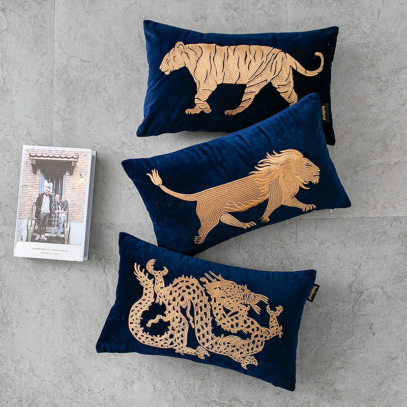 Besticktes Kissen mit Tiermotiv – Bild 5 | LuxeStyle