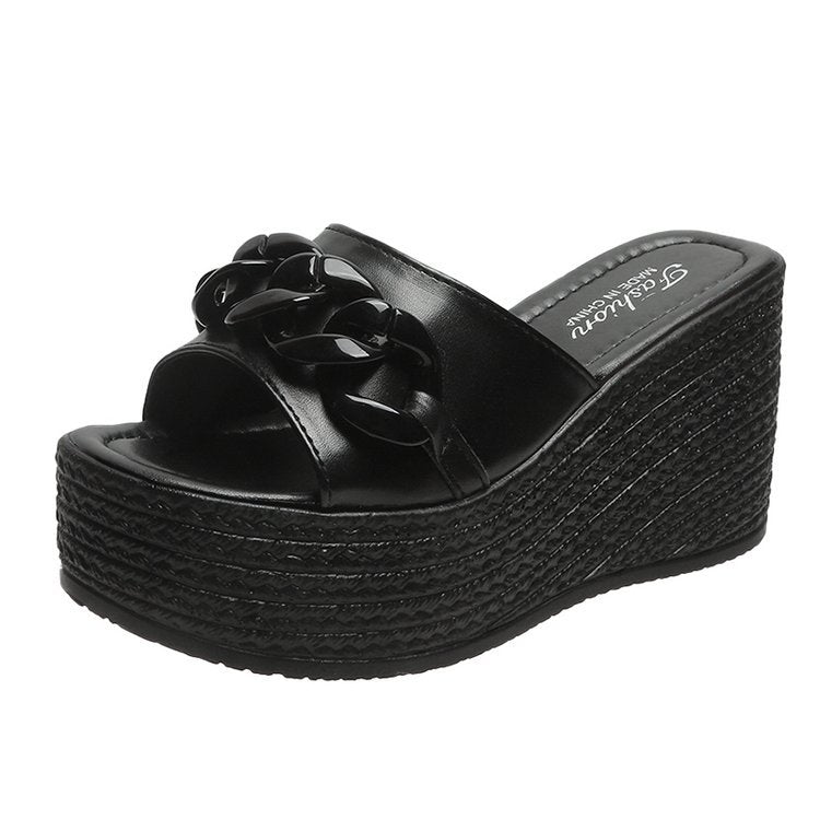 Keilabsatz-Sandalen mit Kette – Bild 6 | LuxeStyle