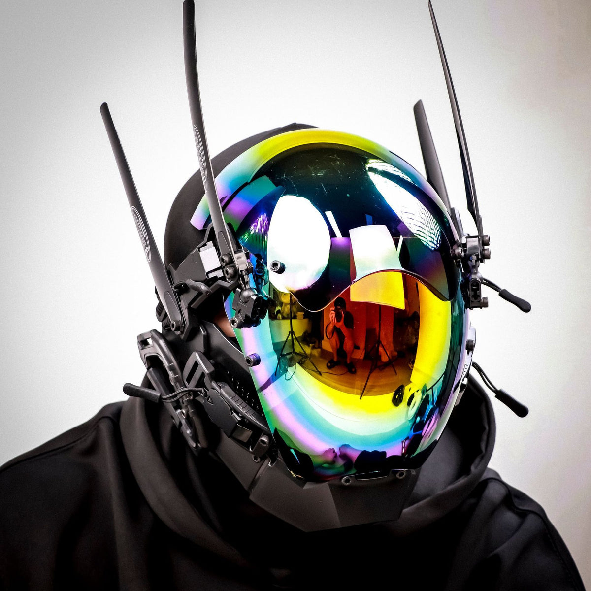 Tech-Style Ganzgesichtsmaske Gold Wings | LuxeStyle