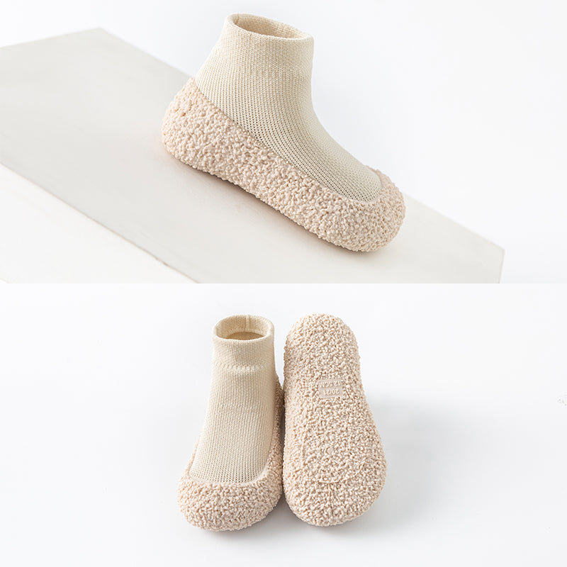 Leuchtende Sommer-Schuhe für Babys