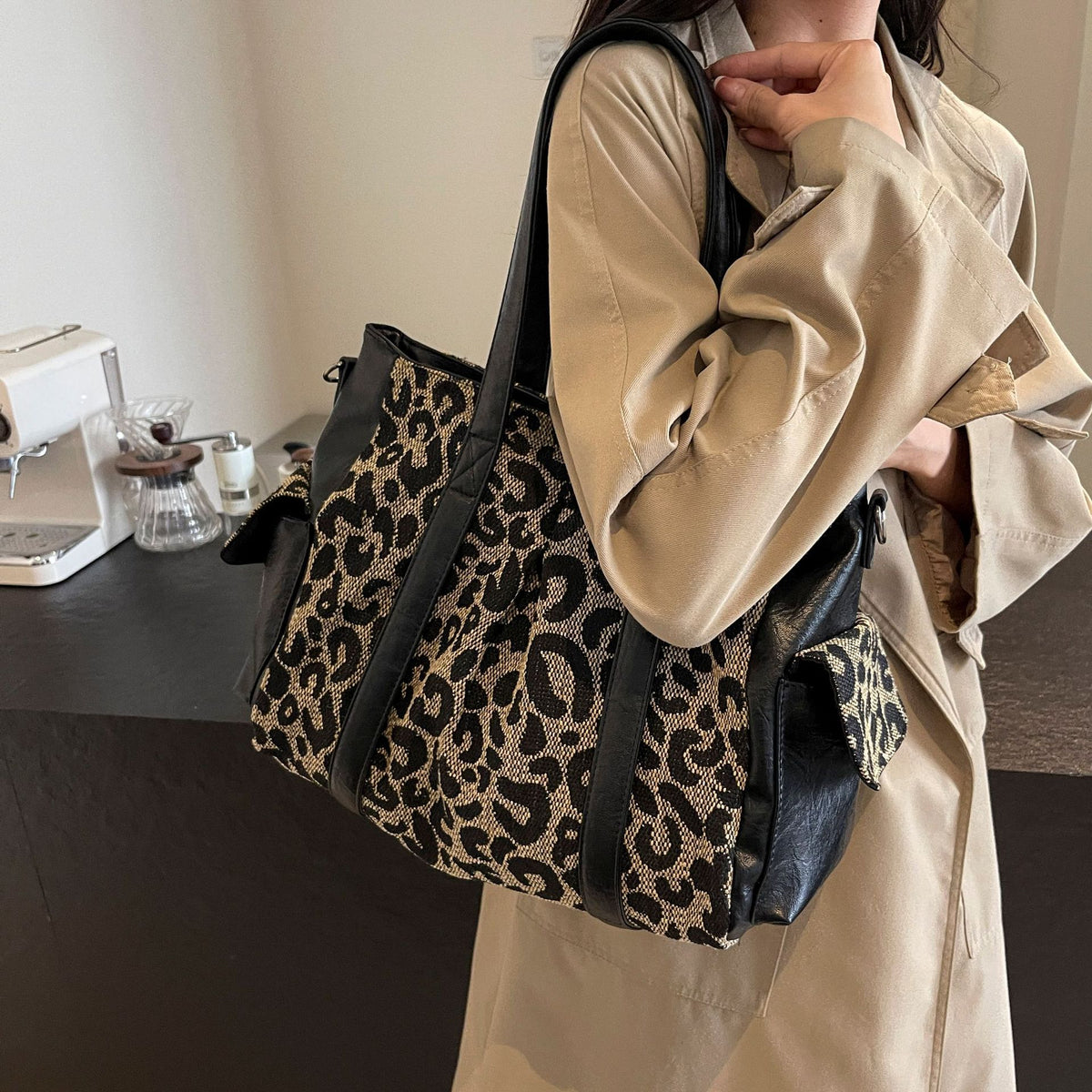 Umschlagtasche mit Leopardenmuster – Bild 7 | LuxeStyle