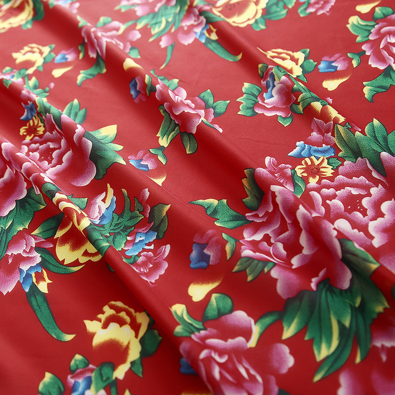 Roter Chiffonstoff mit chinesischem Blumenprint – Bild 3 | LuxeStyle