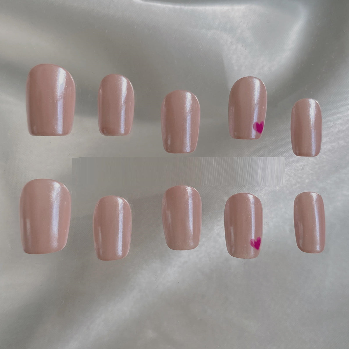 French Manicure im Nischen-Design – Bild 4 | LuxeStyle