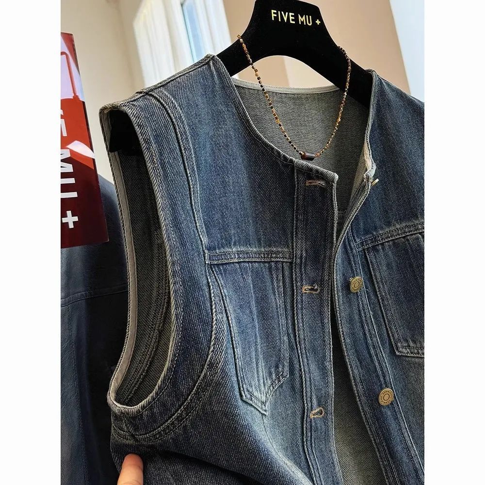 Figurbetonte Jeans-Weste mit Rundhals