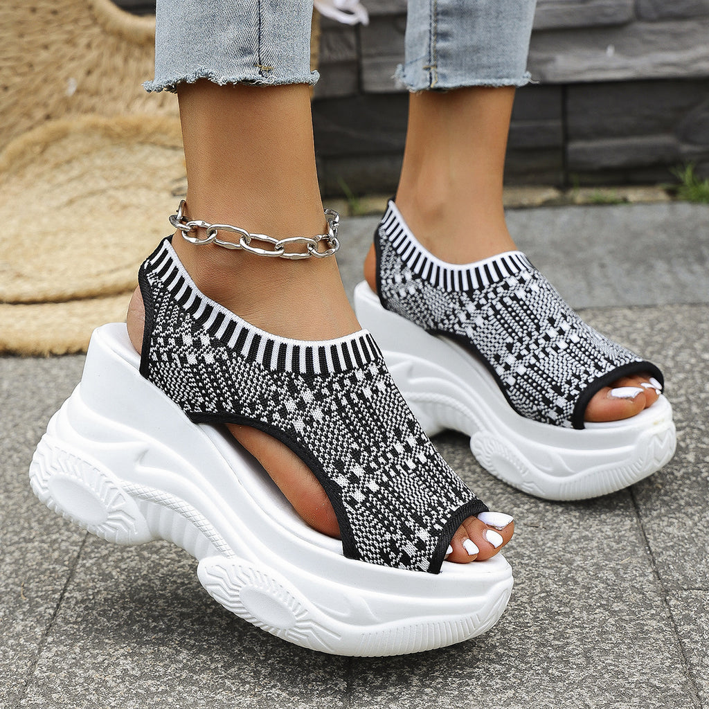 Sportliche Peep-Toe Sandalen mit dicker Sohle
