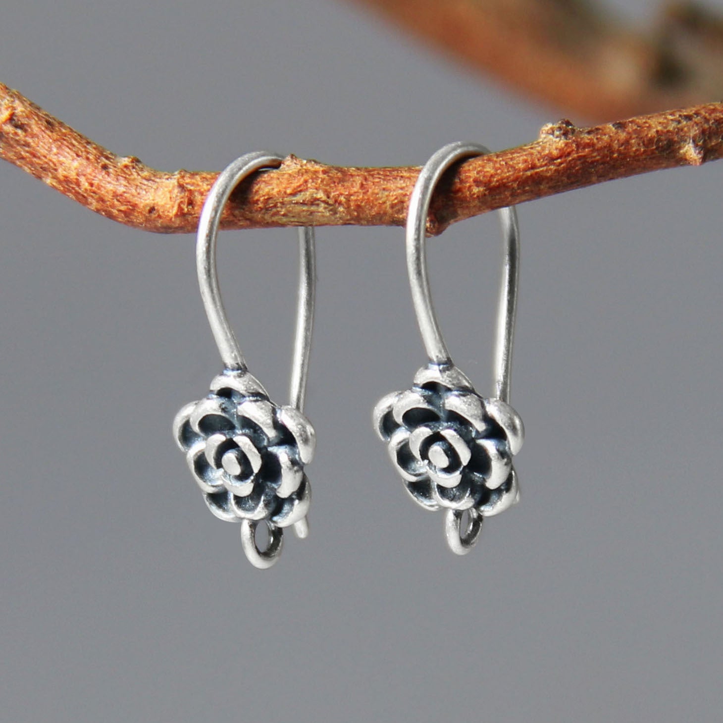 Ohrhaken "Ethno-Blume" aus 925er Sterlingsilber
