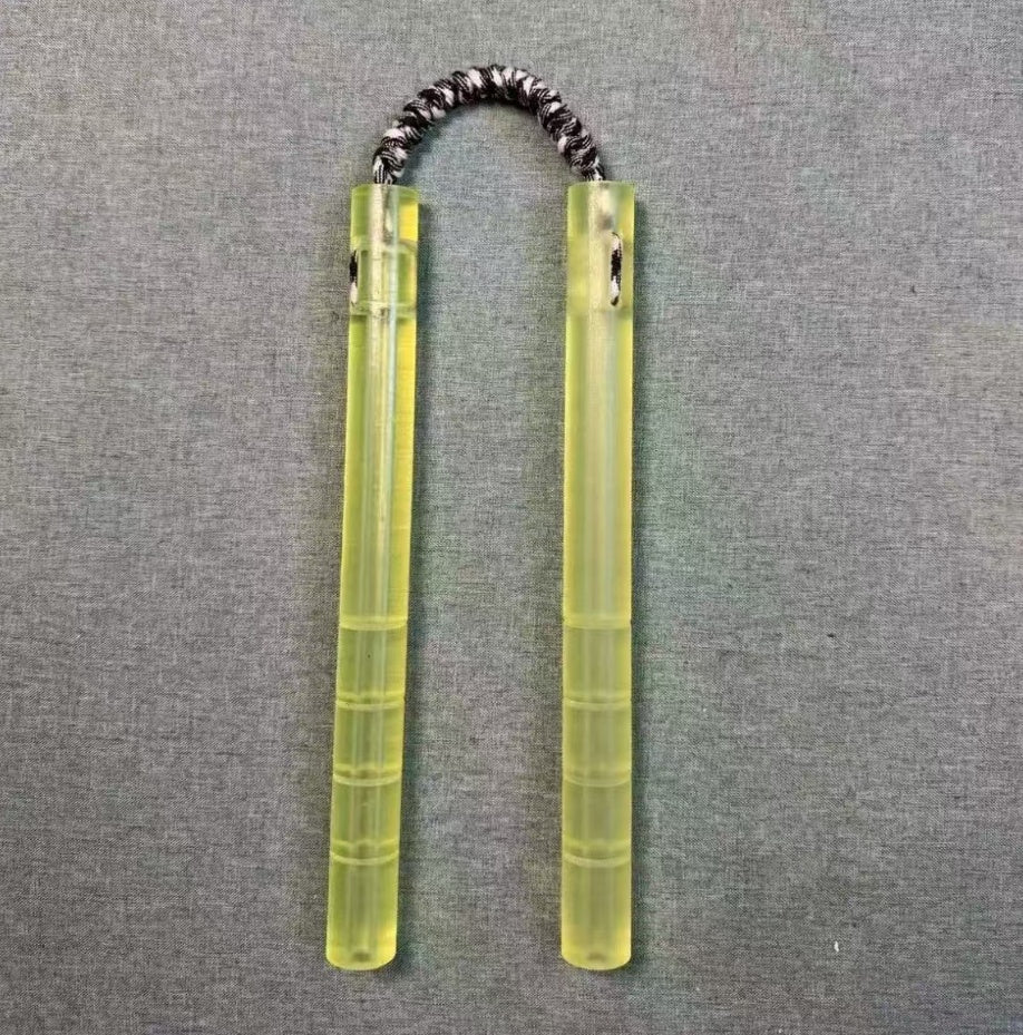 Transparenter Nunchaku aus Kunststoff
