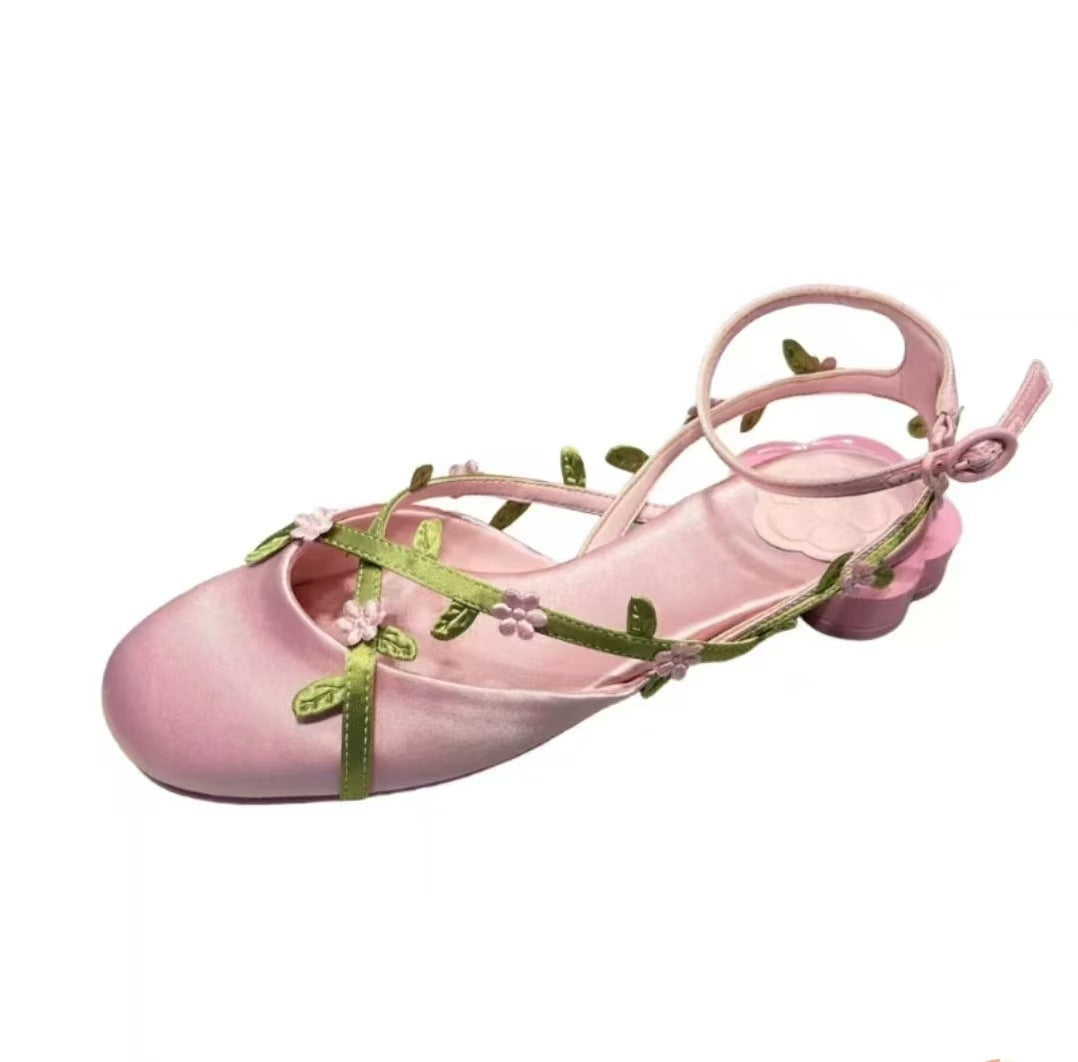 Satinblumen-Cross-Strap-Sandale – Bild 2 | LuxeStyle