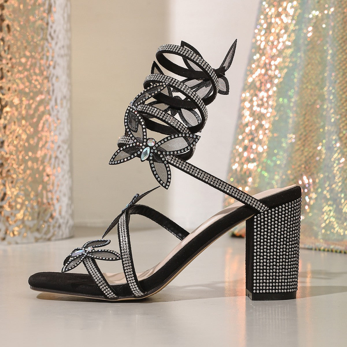 Schlangenmuster-Strap-Sandalen mit hohem Absatz