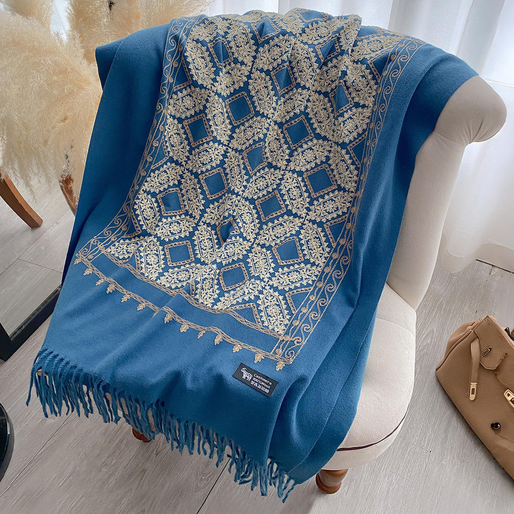 Geometrischer Jacquard Schal mit Quasten