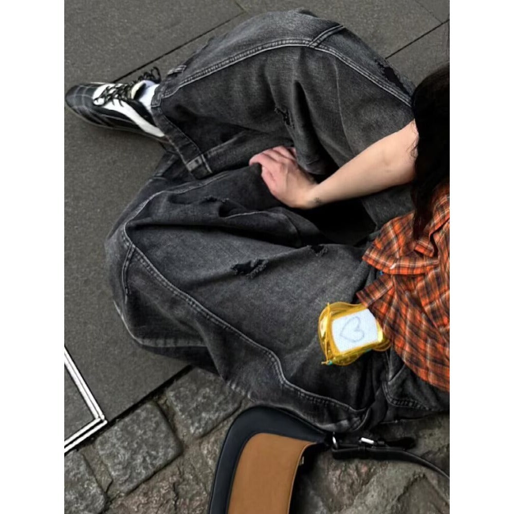 Schwarze, distressed Jeans