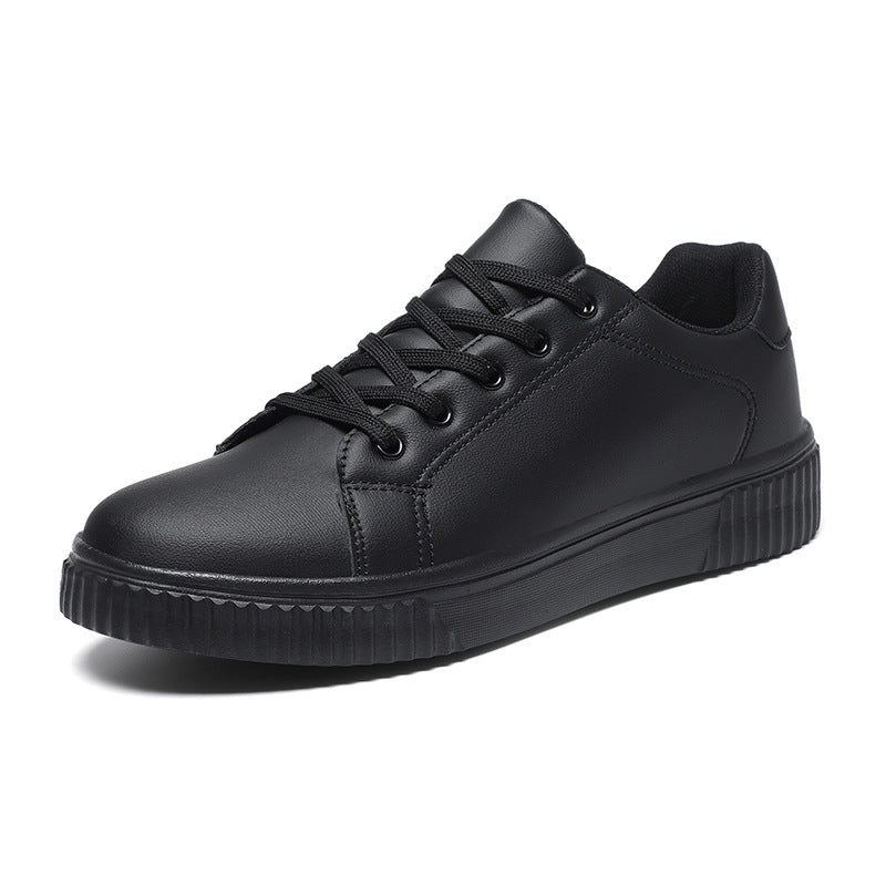 Sleeker Leder-Sneaker im Color-Blocking-Design