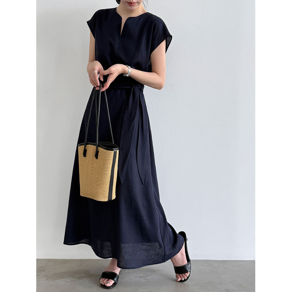 Leinenkleid mit V-Ausschnitt und Bindedetail – Ansicht 7