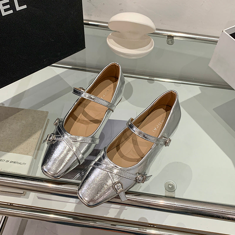 Silberne Mary Jane Flats mit verstecktem Absatz