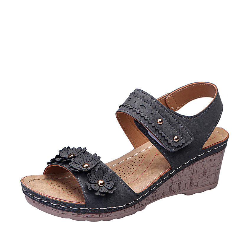 Sandalen mit Keilabsatz und Blumenmuster – Bild 2 | LuxeStyle