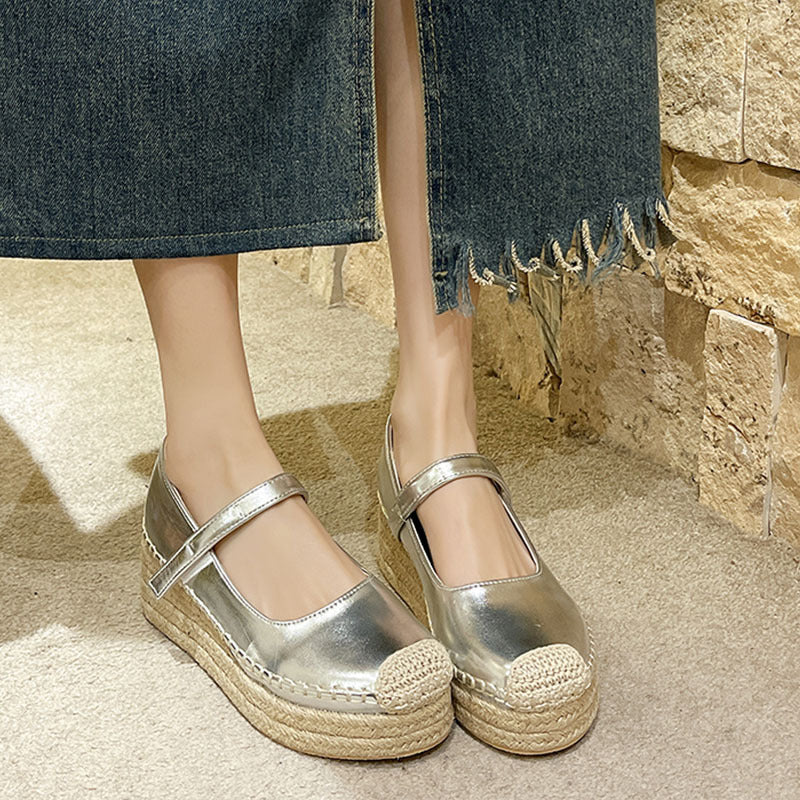 Elegante Keilabsatz-Pumps mit Knöchelriemen