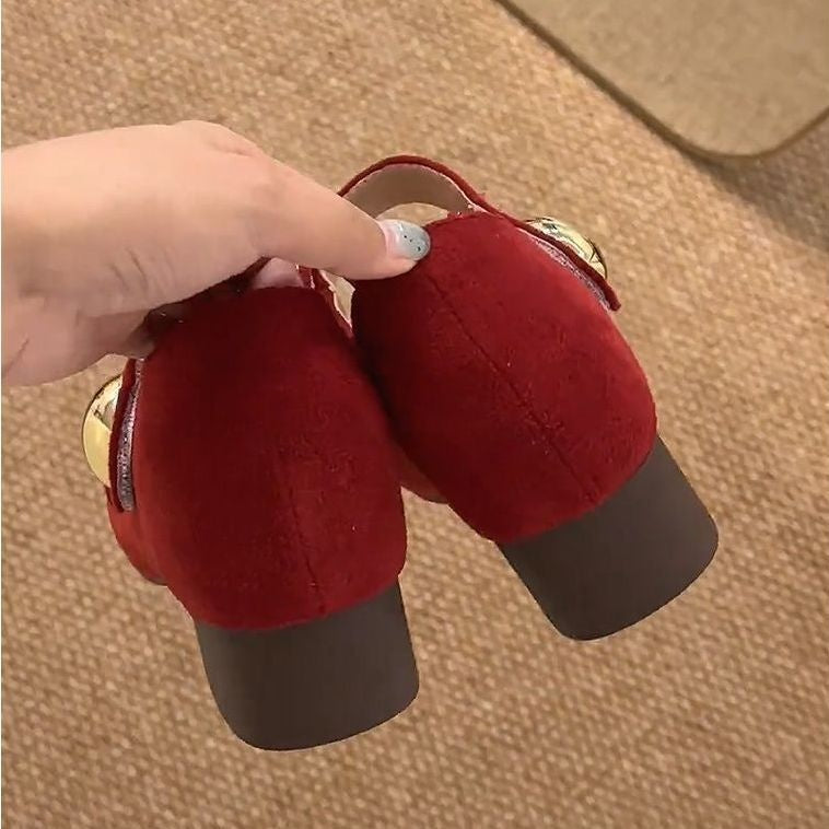 Pumps mit kleinem Goldbohnen-Absatz