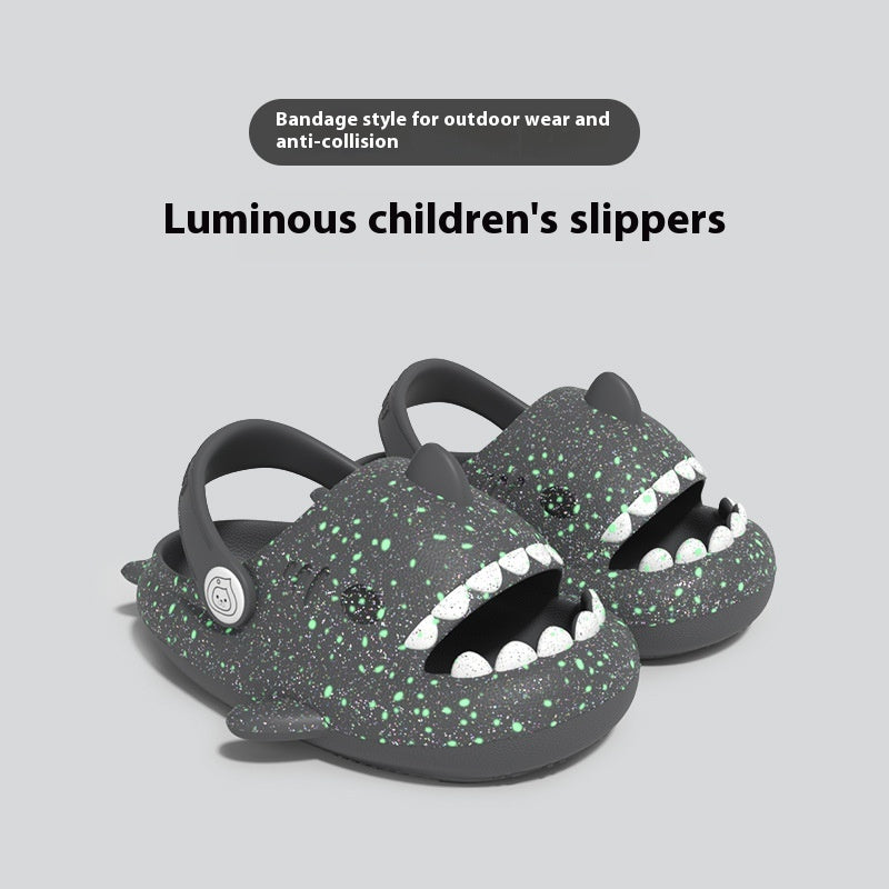 Leuchtende Kinderschlappen