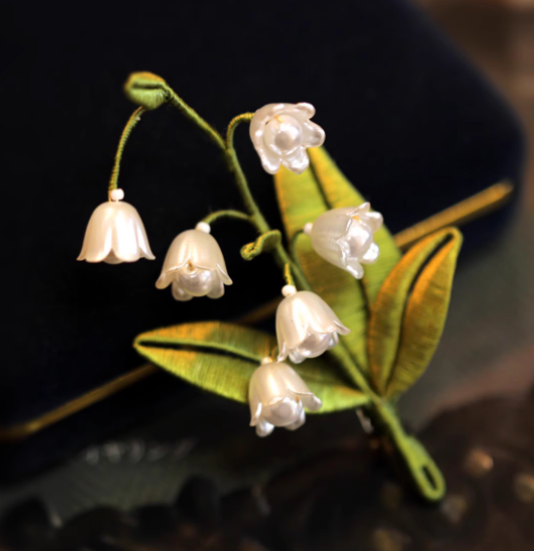 Lilien-Brosche für Mäntel – Bild 4 | LuxeStyle
